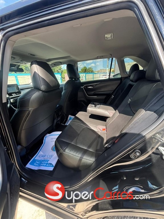 2020 Toyota RAV4 XLE — foto 8 / 10