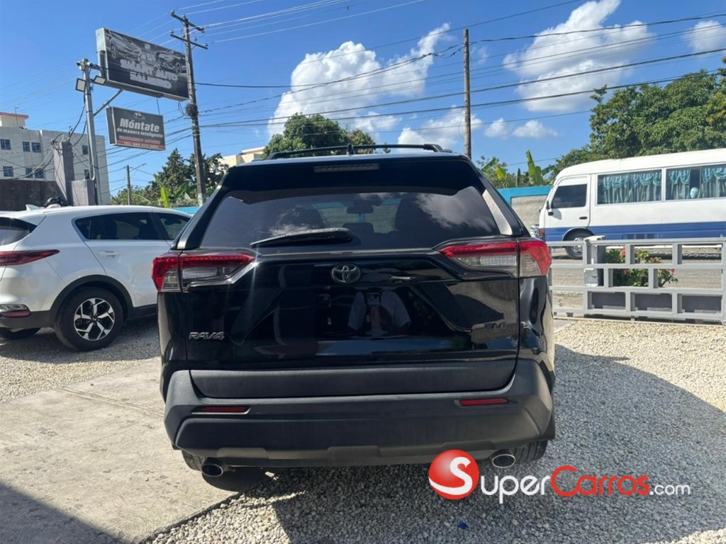 2020 Toyota RAV4 XLE — foto 10 / 10