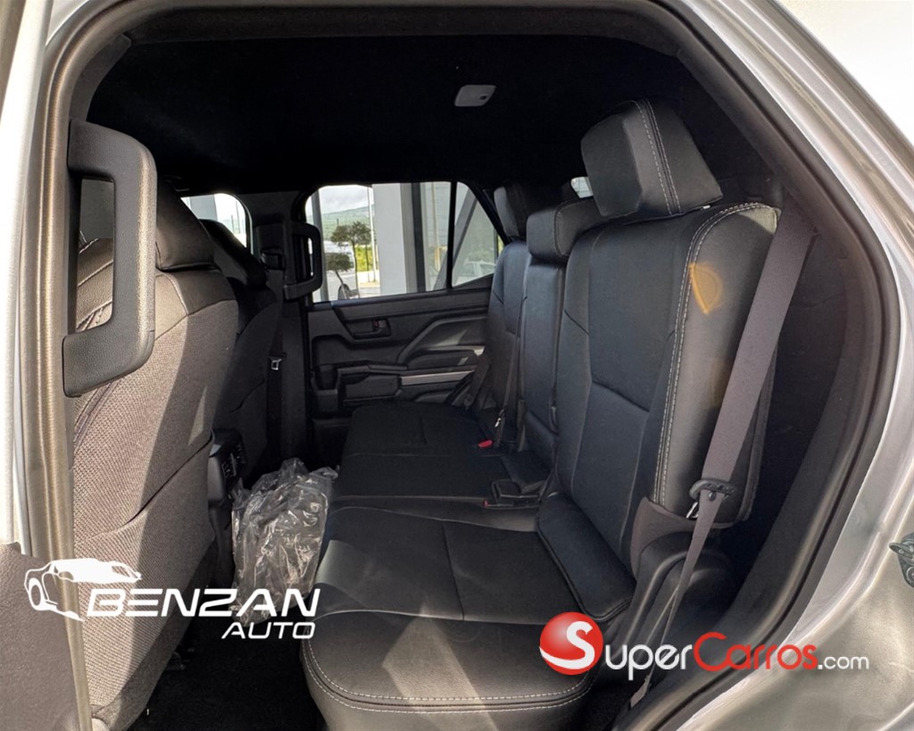 2026 Toyota 4 Runner SR5 — foto 7 / 7
