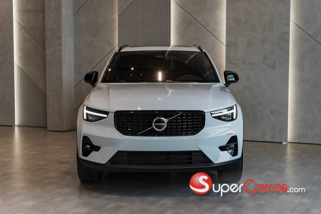 2024 Volvo XC40 Ultimate Dark B5 — foto 2 / 12
