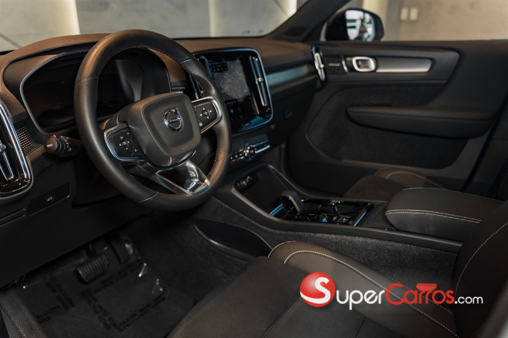 2024 Volvo XC40 Ultimate Dark B5 — foto 8 / 12