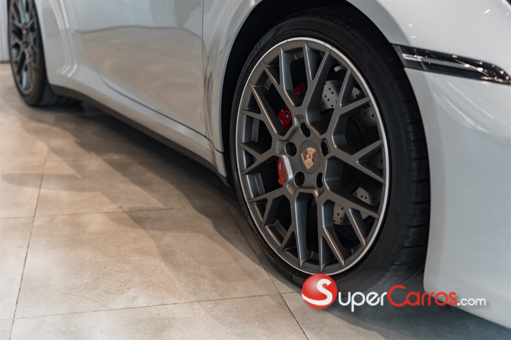 2024 Porsche 911 Targa 4S — foto 3 / 9