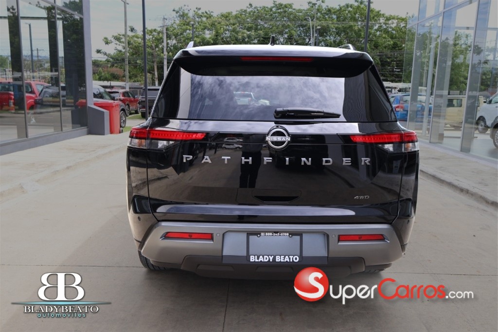 2027 Nissan Pathfinder Exclusive — foto 10 / 12