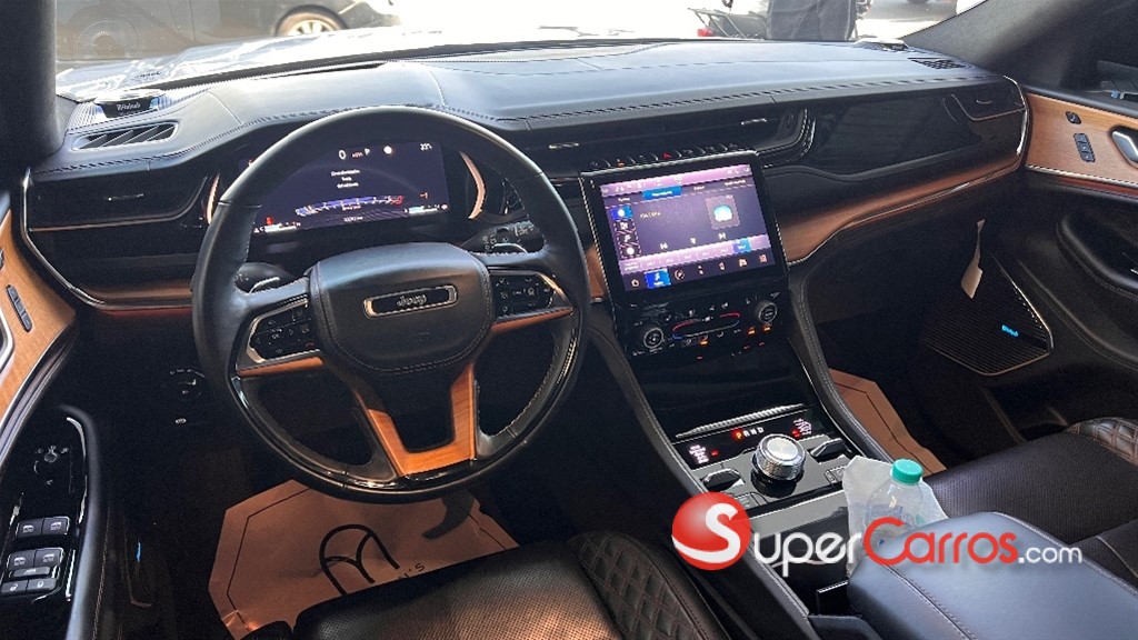 2023 Jeep Grand Cherokee SUMMIT — foto 8 / 12