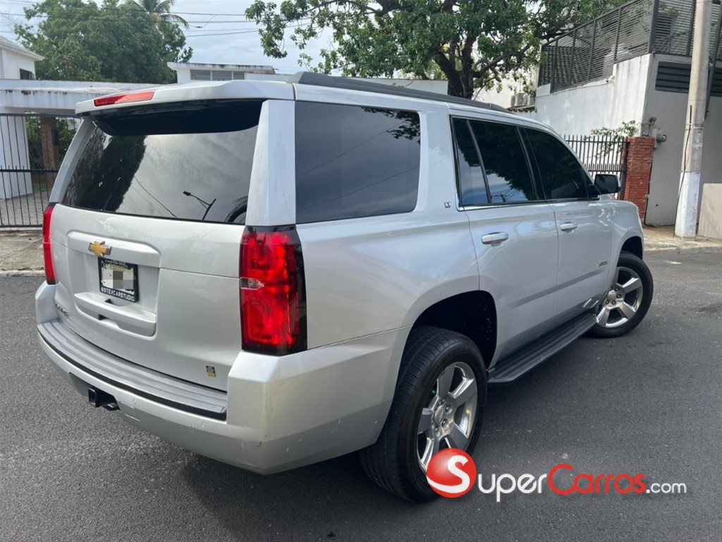 2017 Chevrolet Tahoe LT — foto 2 / 9