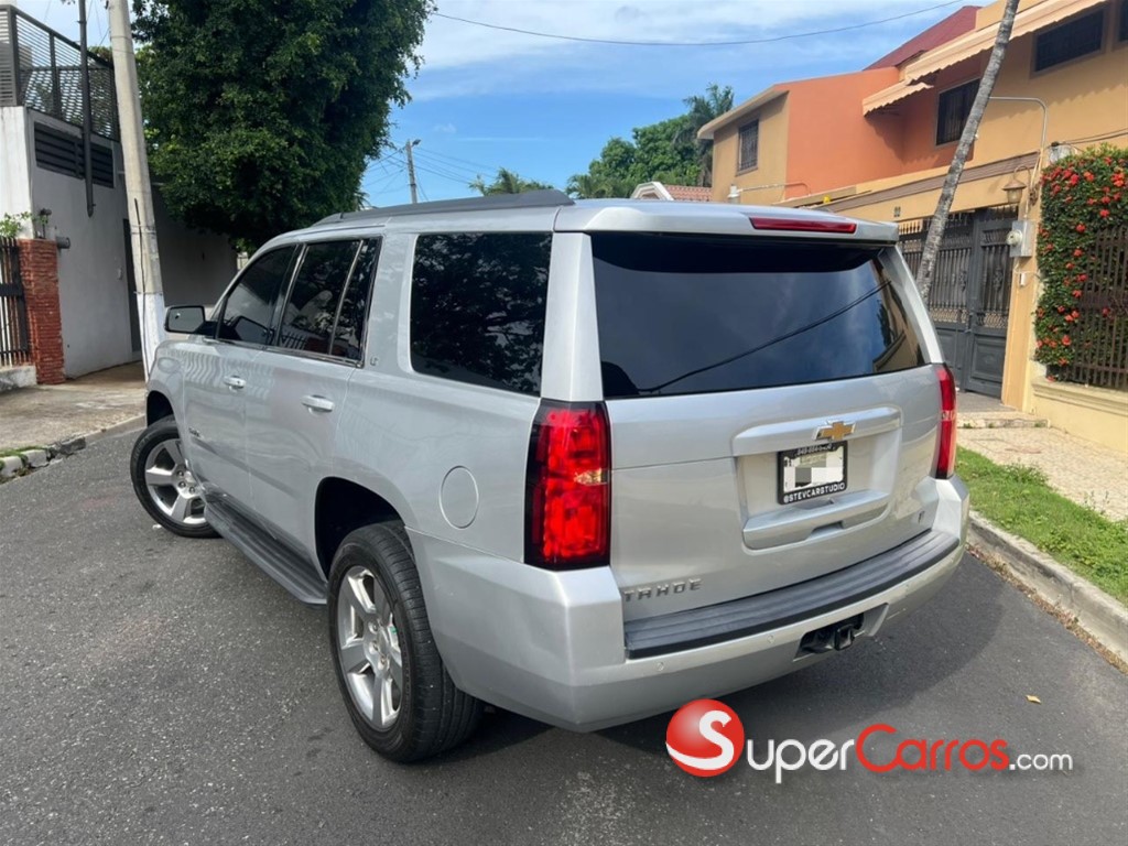 2017 Chevrolet Tahoe LT — foto 3 / 9