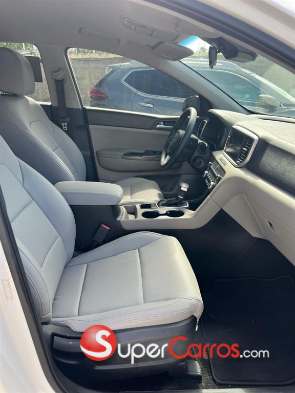 2022 Kia Sportage LX — foto 6 / 10