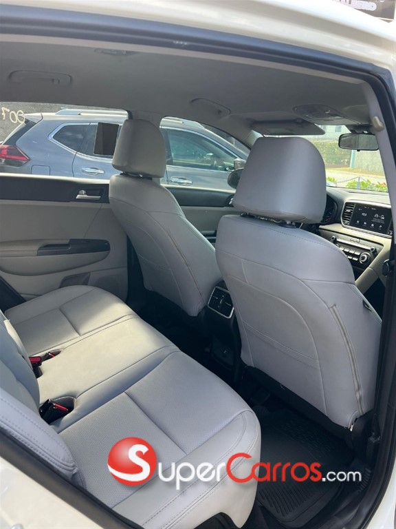 2022 Kia Sportage LX — foto 8 / 10