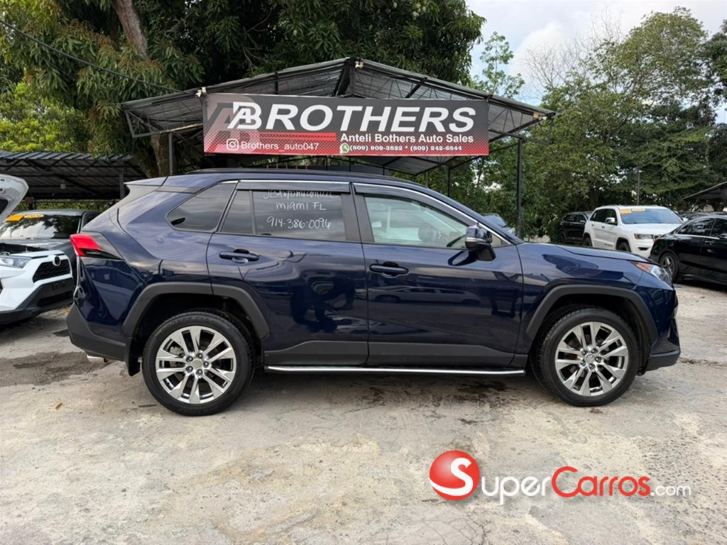 2021 Toyota RAV4 XLE — foto 3 / 12