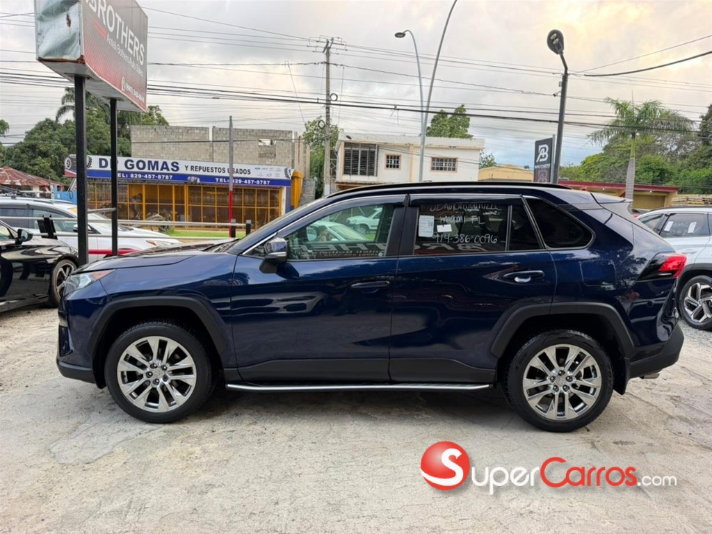 2021 Toyota RAV4 XLE — foto 7 / 12