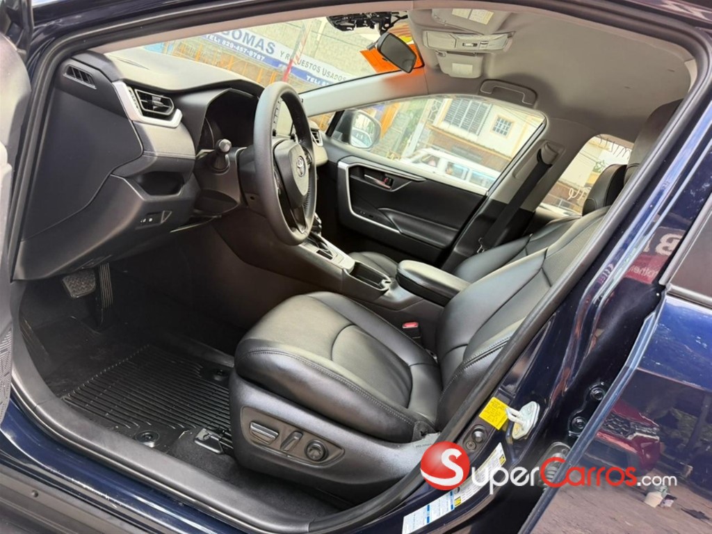 2021 Toyota RAV4 XLE — foto 8 / 12