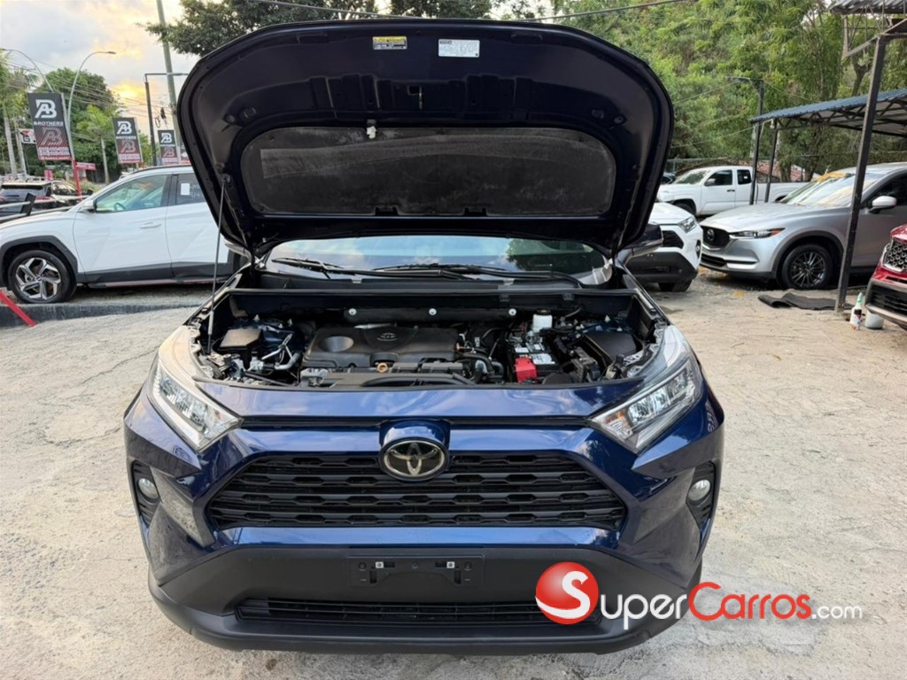 2021 Toyota RAV4 XLE — foto 11 / 12