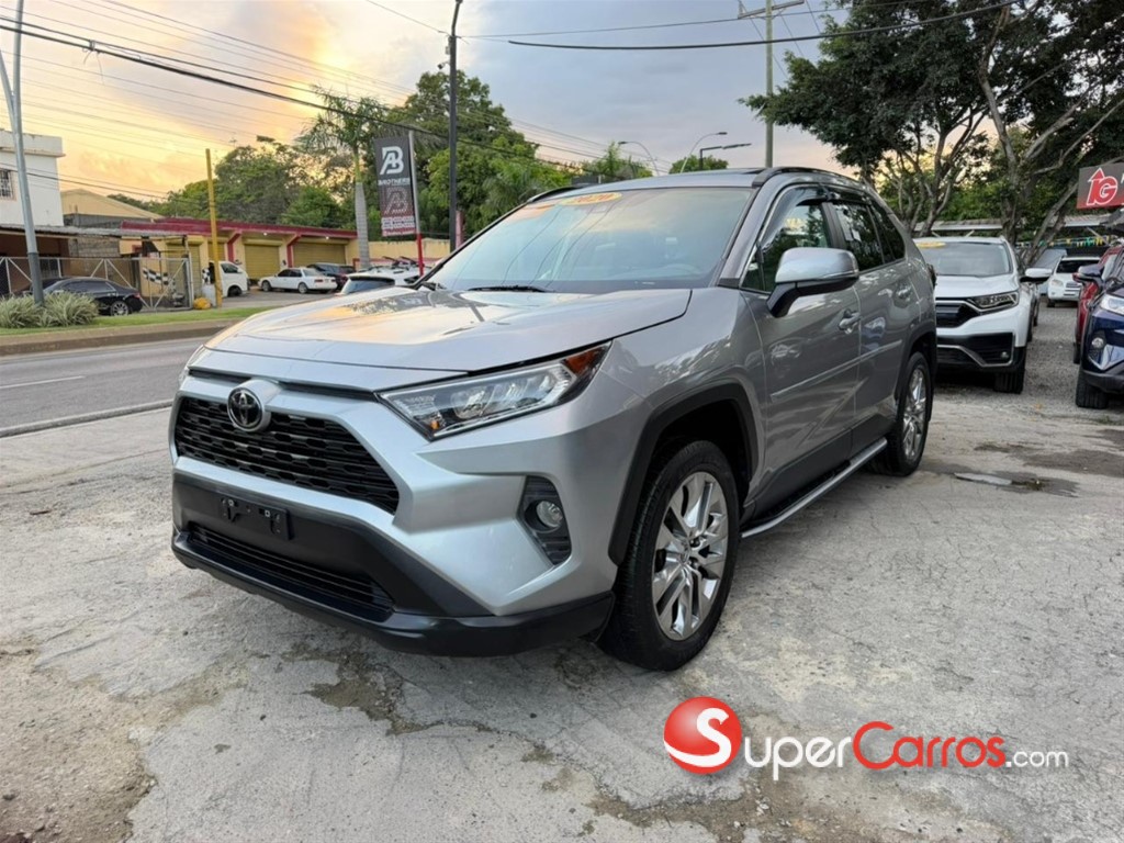 2020 Toyota RAV4 XLE Premium — foto 3 / 12