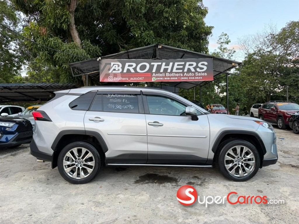 2020 Toyota RAV4 XLE Premium — foto 4 / 12