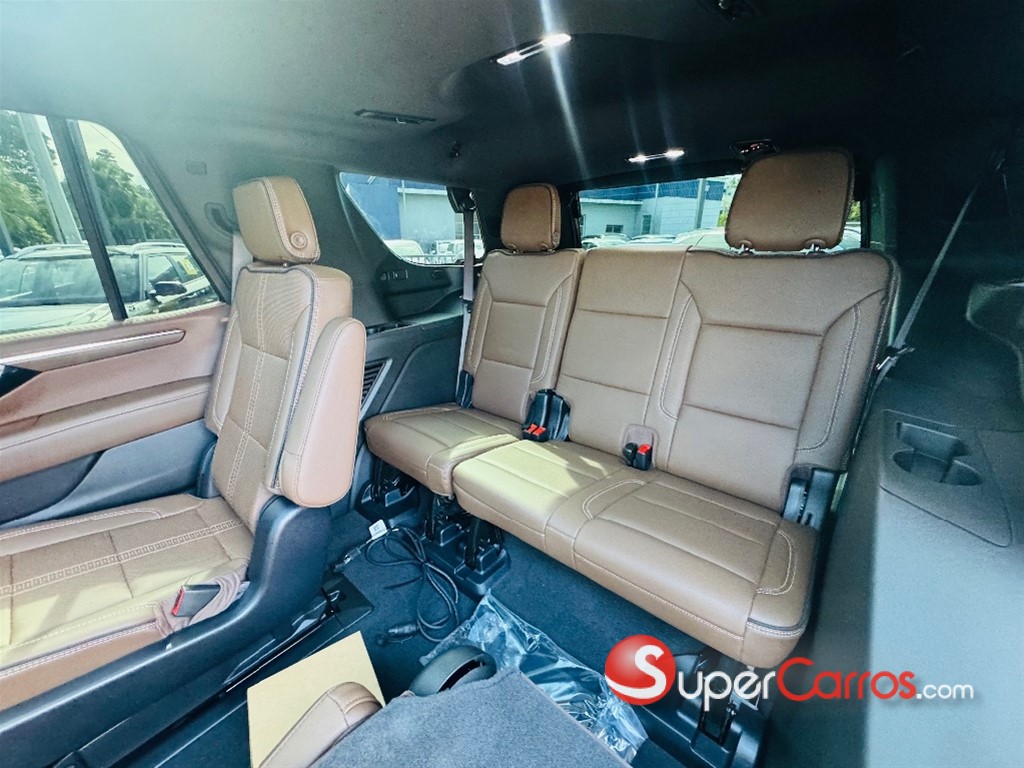 2025 Chevrolet Tahoe Highcountry Duramax — foto 9 / 12