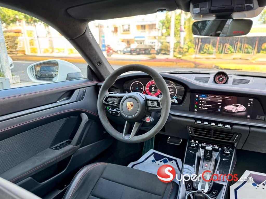 2025 Porsche 911 Carrera GTS — foto 5 / 12