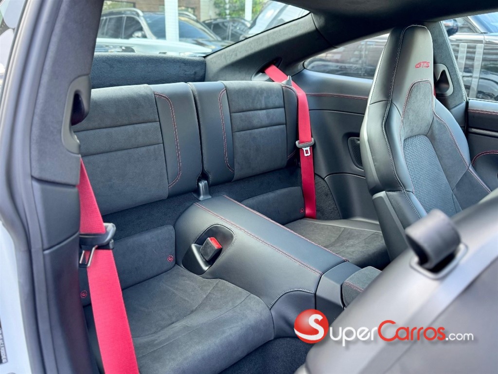 2025 Porsche 911 Carrera GTS — foto 6 / 12