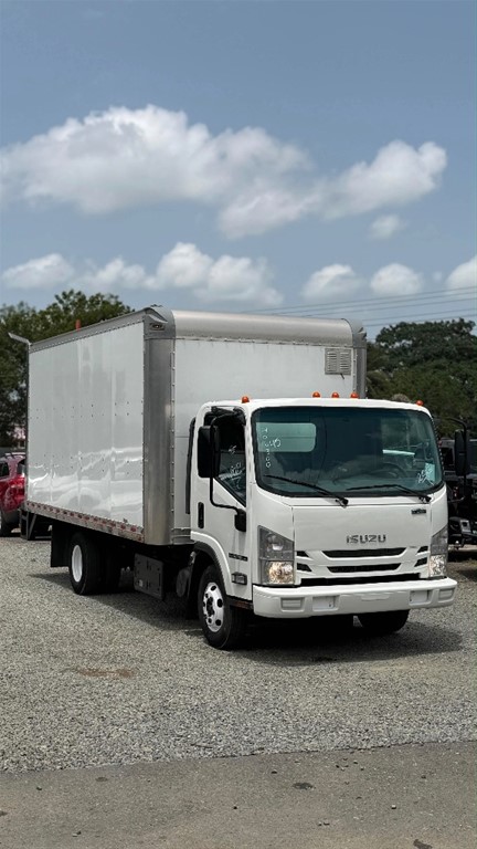 2021 Isuzu NPR 16 pies — foto 3 / 9