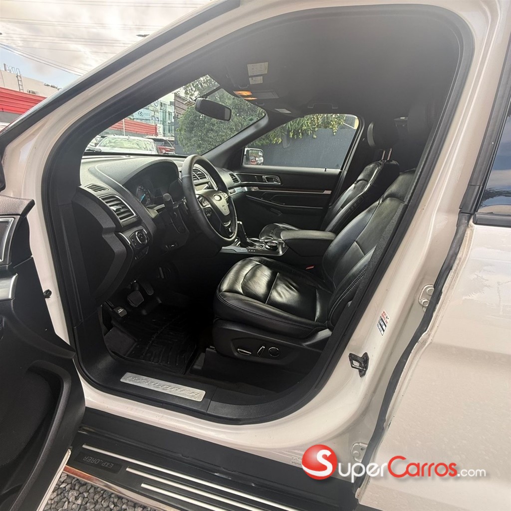 2016 Ford Explorer Limited — foto 7 / 12