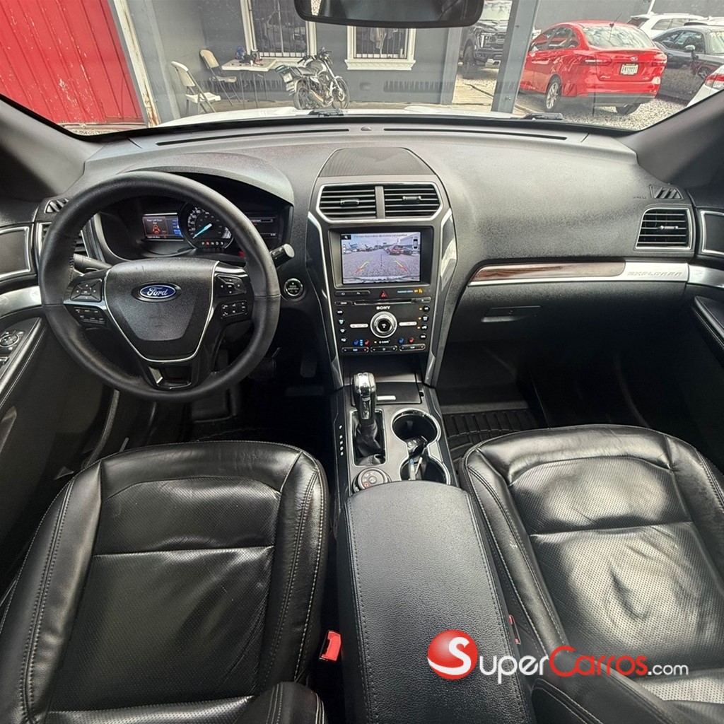 2016 Ford Explorer Limited — foto 8 / 12
