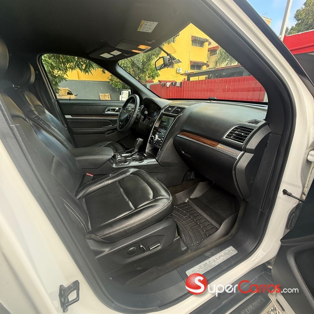 2016 Ford Explorer Limited — foto 9 / 12