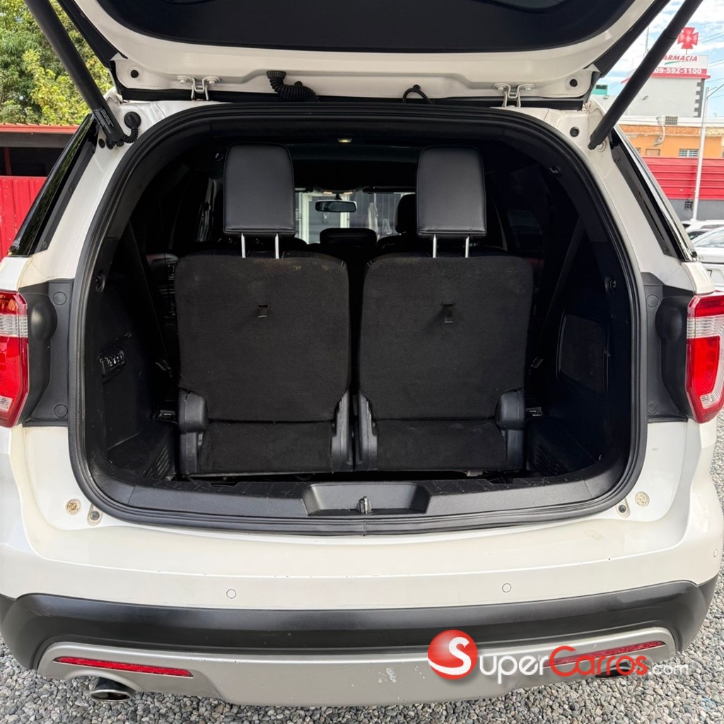 2016 Ford Explorer Limited — foto 11 / 12