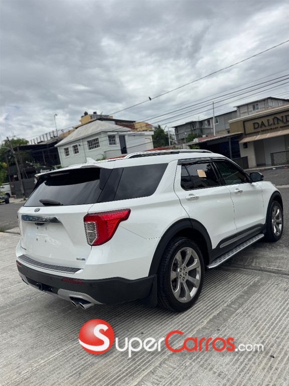 2020 Ford Explorer Platinum — foto 6 / 11