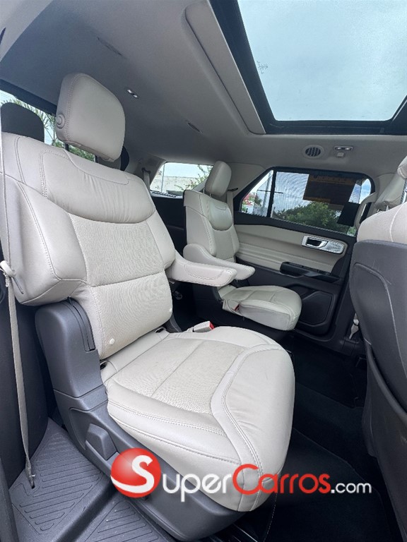 2020 Ford Explorer Platinum — foto 11 / 11