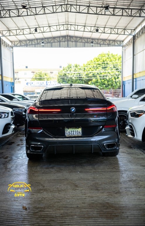 2021 BMW X 6 xDrive40i — foto 5 / 12