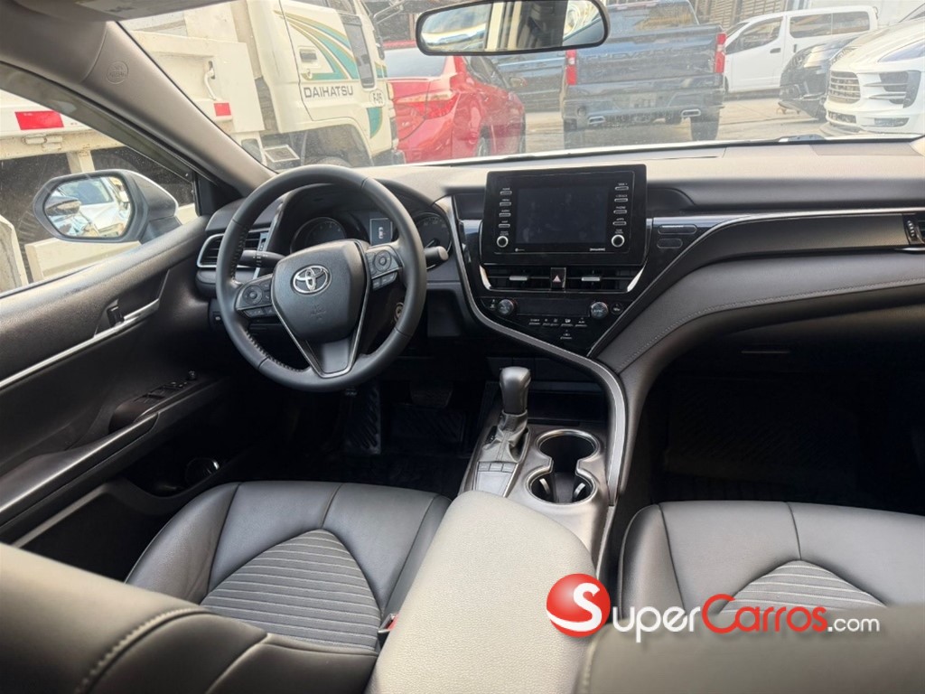 2022 Toyota Camry SE — foto 2 / 9