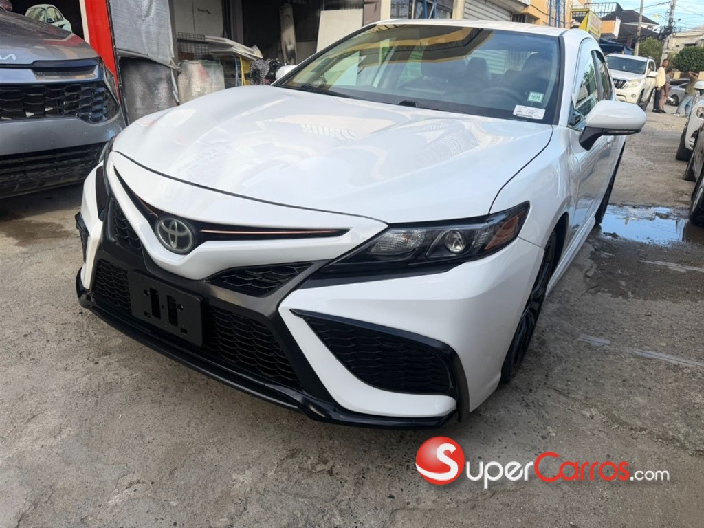 2022 Toyota Camry SE — foto 4 / 9