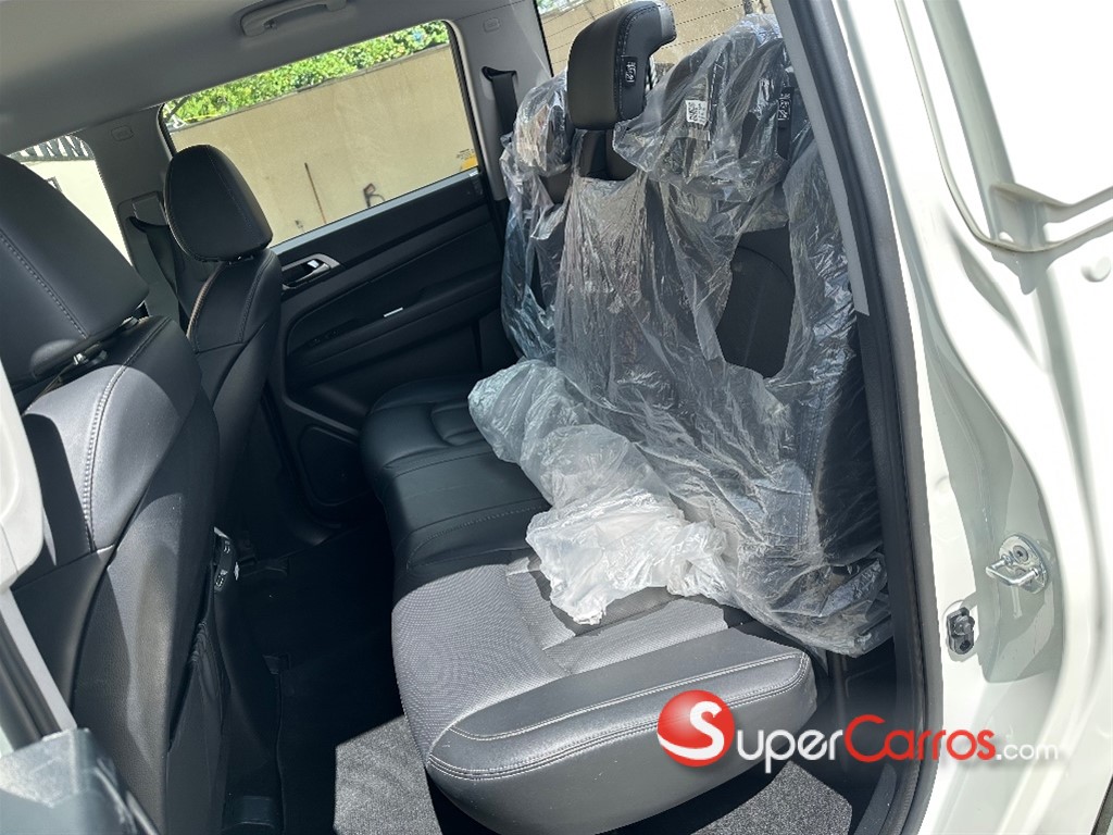 2026 KGM Musso Limited — foto 8 / 10