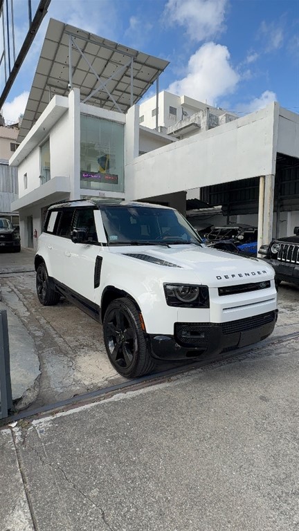 2023 Land Rover Defender 110 X — foto 2 / 9
