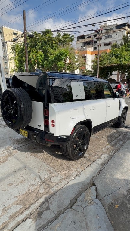 2023 Land Rover Defender 110 X — foto 3 / 9