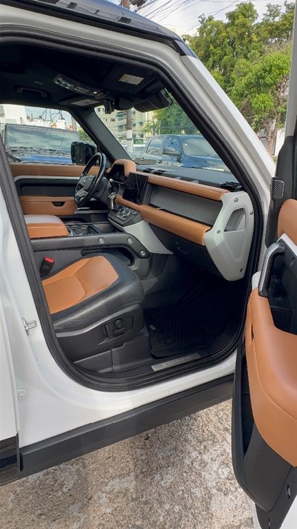 2023 Land Rover Defender 110 X — foto 7 / 9