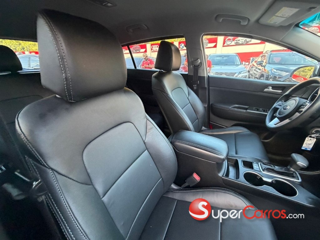 2020 Kia Sportage — foto 8 / 10
