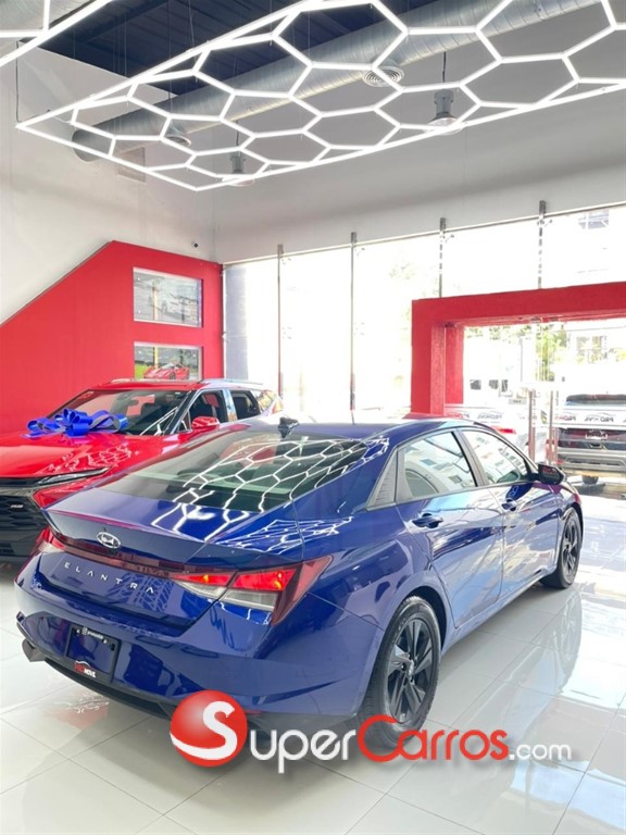 2021 Hyundai Elantra SEL — foto 4 / 9