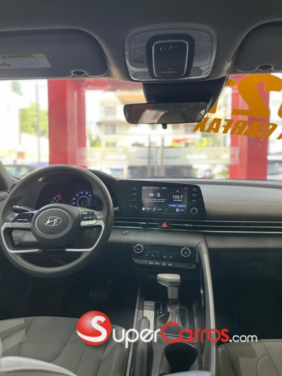 2021 Hyundai Elantra SEL — foto 6 / 9