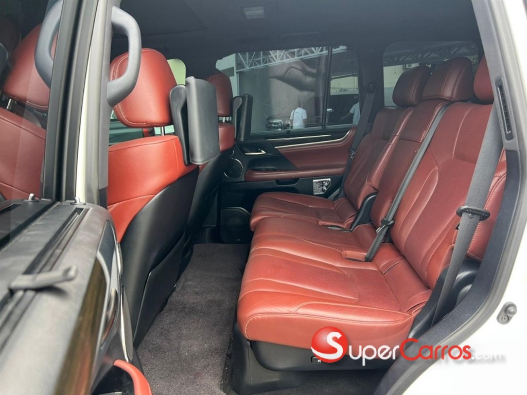 2020 Lexus LX 570 — foto 4 / 9