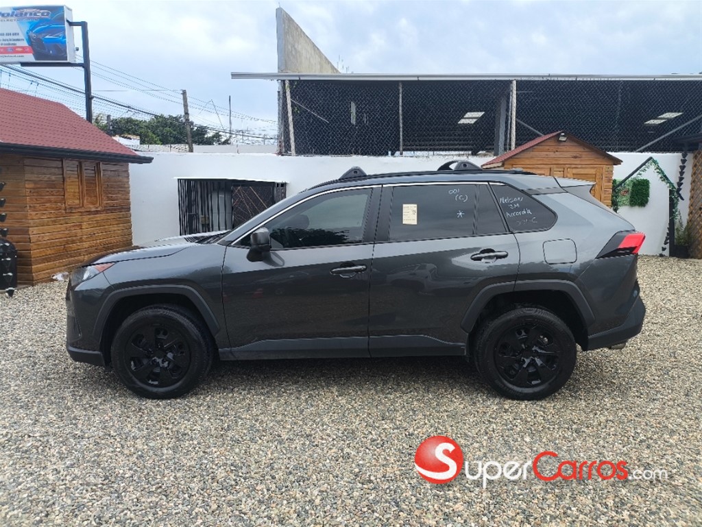 2020 Toyota RAV4 LE — foto 3 / 11