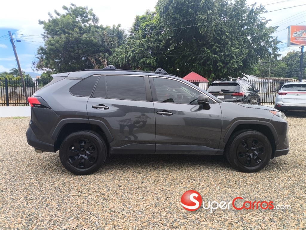 2020 Toyota RAV4 LE — foto 5 / 11