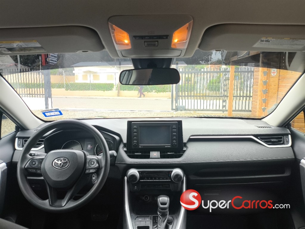 2020 Toyota RAV4 LE — foto 10 / 11