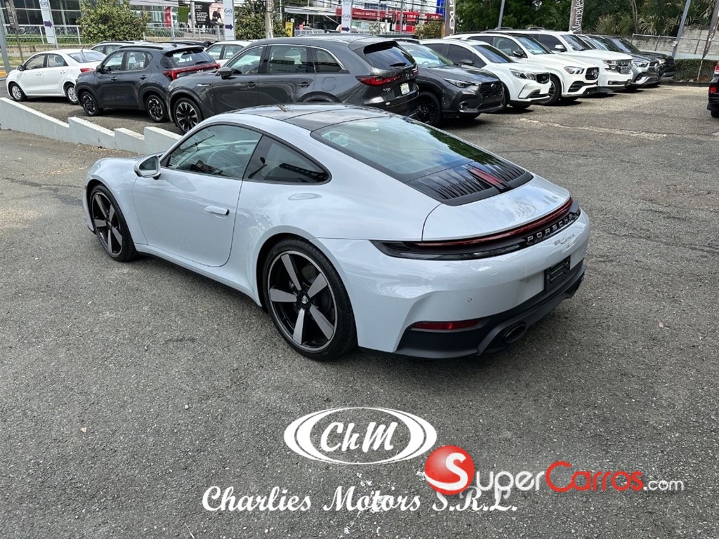 2025 Porsche 911 Carrera — foto 3 / 9