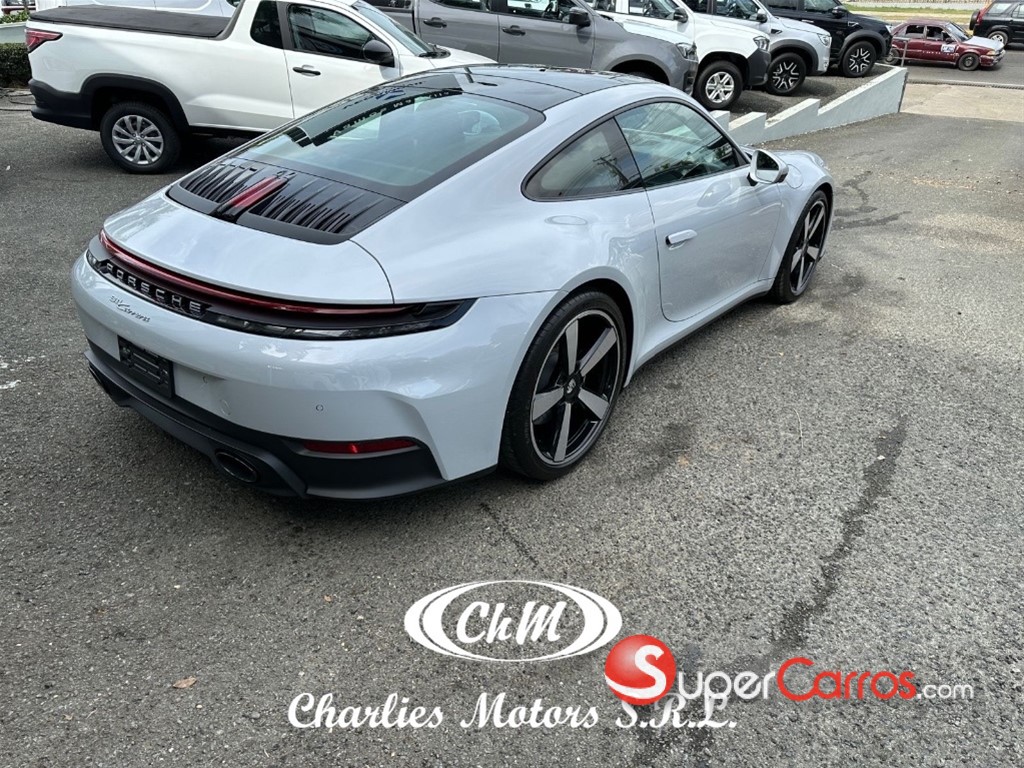 2025 Porsche 911 Carrera — foto 4 / 9