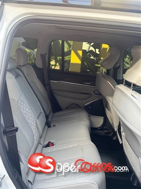 2022 Jeep Grand Cherokee SUMMIT — foto 9 / 12