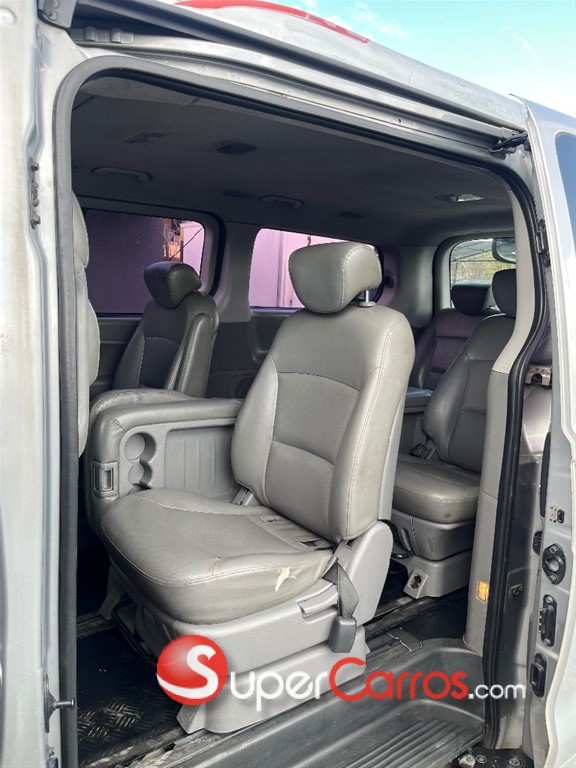 2014 Hyundai Starex — foto 7 / 10