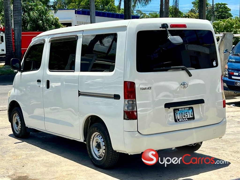 2017 Toyota Town-Ace — foto 4 / 8