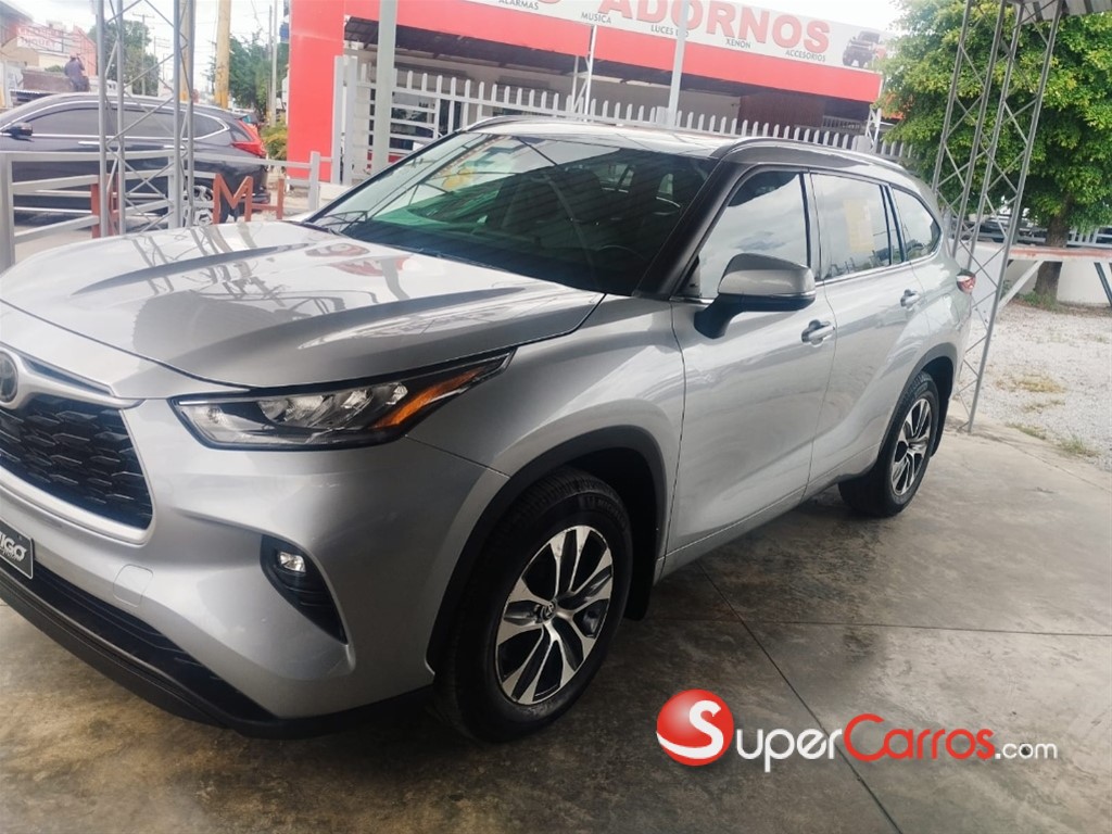 2020 Toyota Highlander XLE — foto 4 / 10