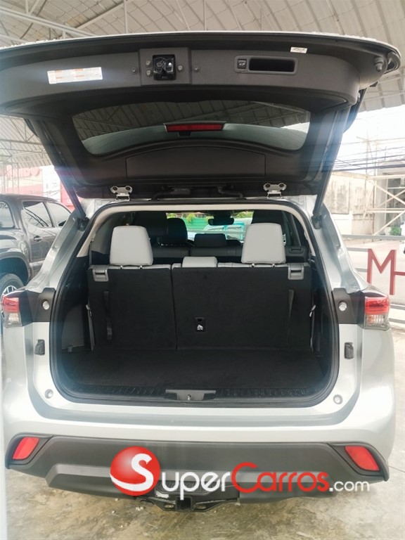 2020 Toyota Highlander XLE — foto 5 / 10