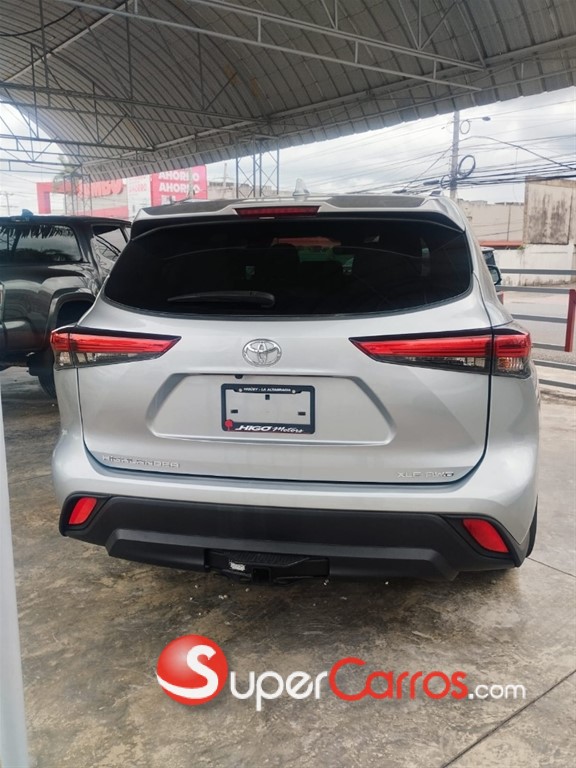 2020 Toyota Highlander XLE — foto 6 / 10
